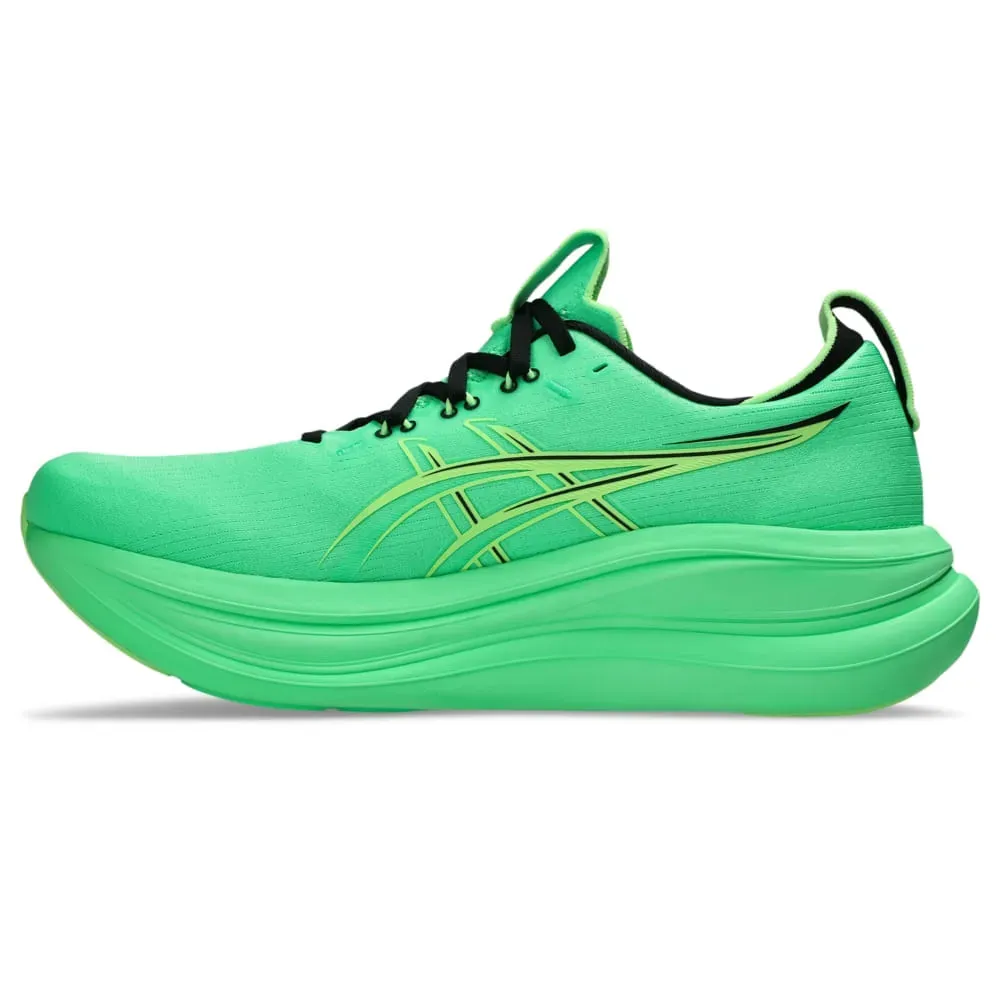 Tênis Asics Gel-Nimbus 28 verde masculino vista lateral mostrando detalhes do solado e fechamento por cadarço